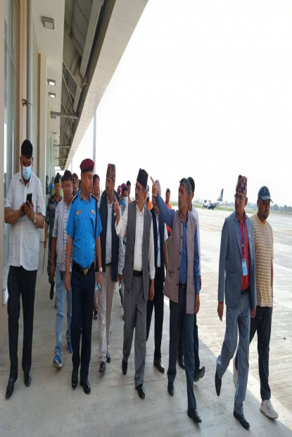गौतमबुद्ध विमानस्थलको निरीक्षणमा गृहमन्त्री खाण, अन्तर्राष्ट्रिय फ्लाइटको तयारीबारे लिए जानकारी 